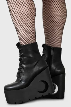Crescent Boots