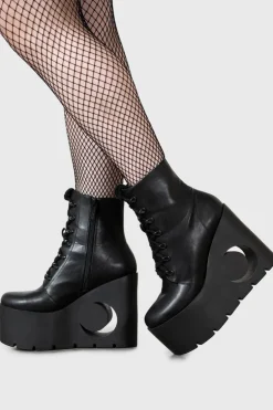 Crescent Boots