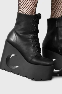 Crescent Boots