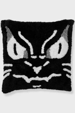 Hiss Tufted Cushion